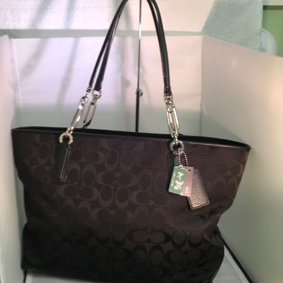 Coach Handbags - Coach Madison Signature EW Tote F28601.Retail $258